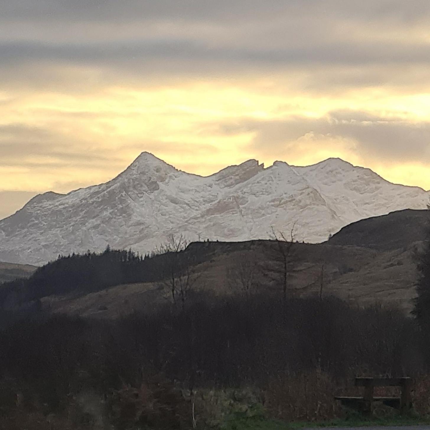 Hillend Self-Catering Appartement Portree Buitenkant foto